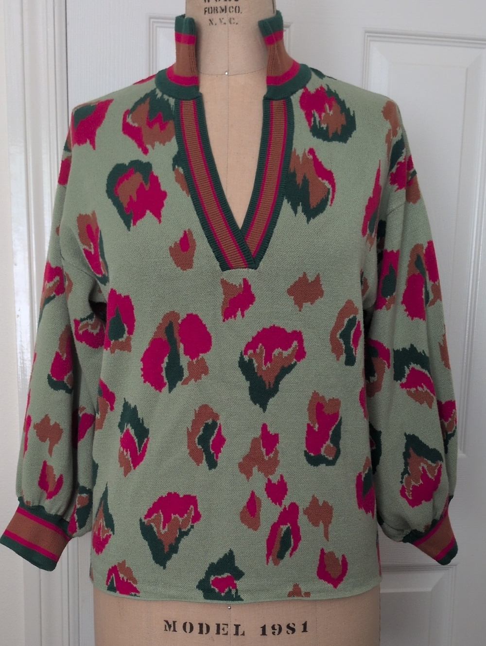 Emily McCarthy Lolli Abstract Print Sweater Sz. M